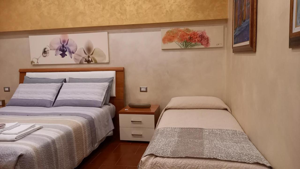 I Tre Oleandri Βαρένα Εξωτερικό φωτογραφία